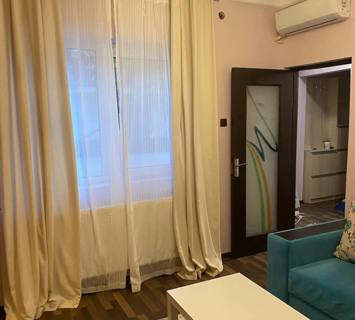 House With 2 Bedrooms Бухарест Дом отдыха