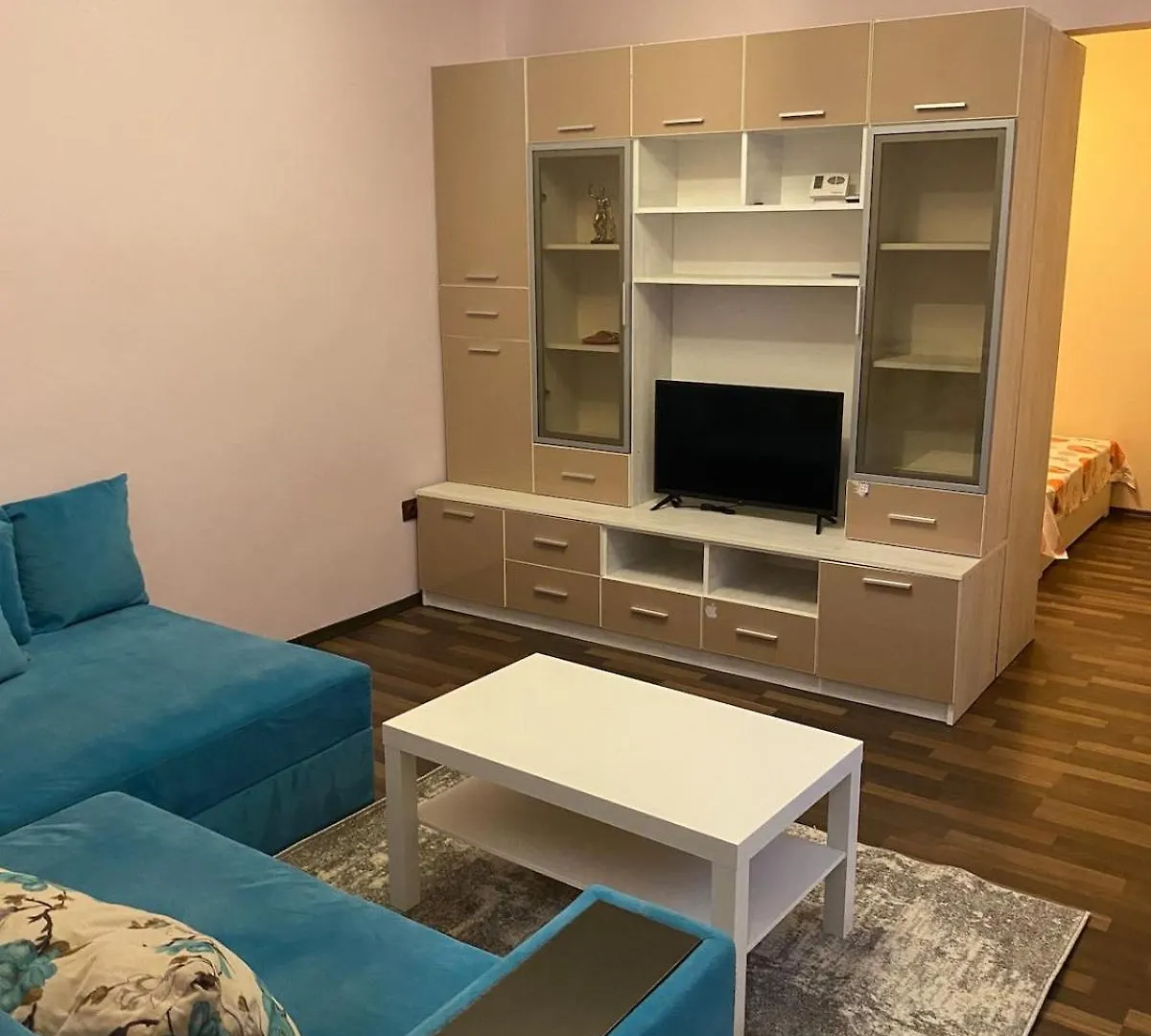 House With 2 Bedrooms Бухарест